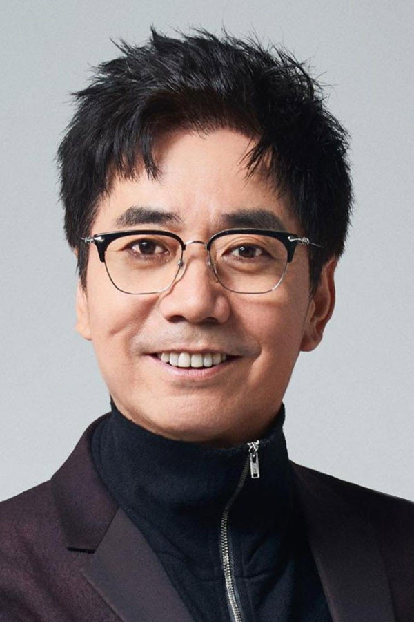 范明 as 米范 in We Love You, Mr. Jin