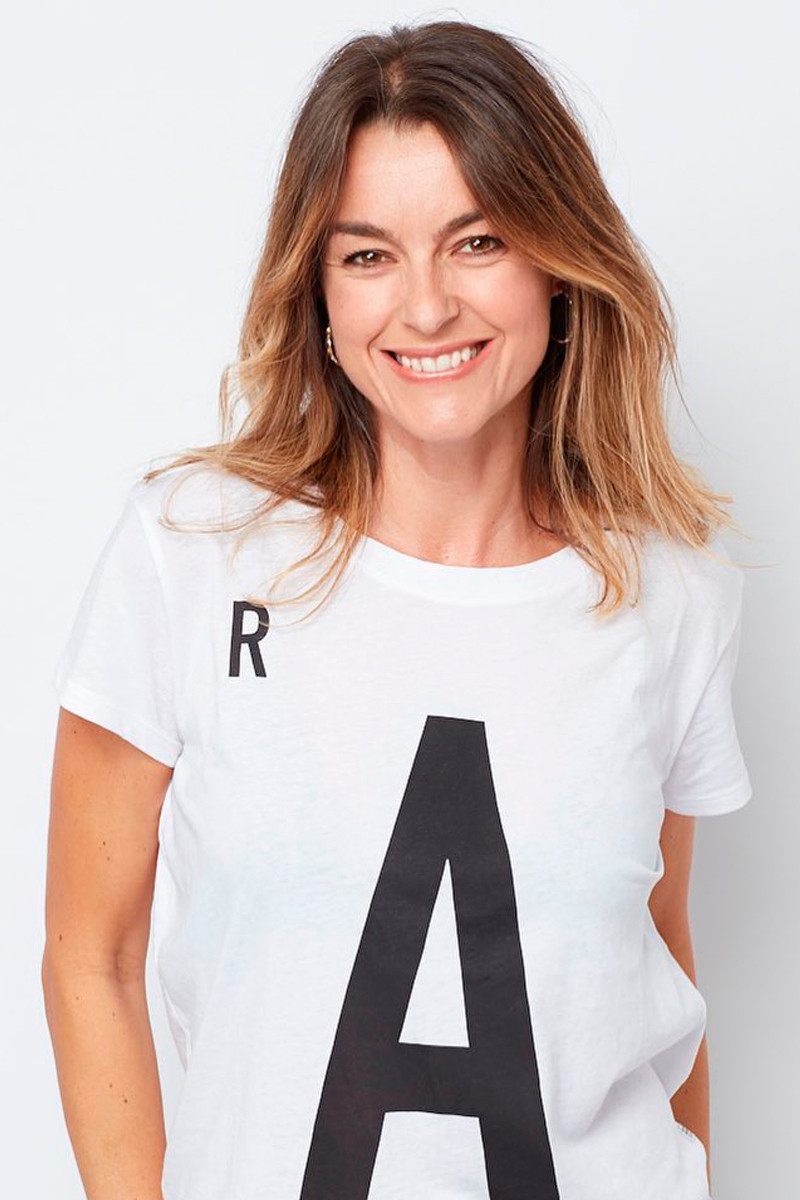 Mónica Martínez​ as Self - Presenter in Adán y Eva
