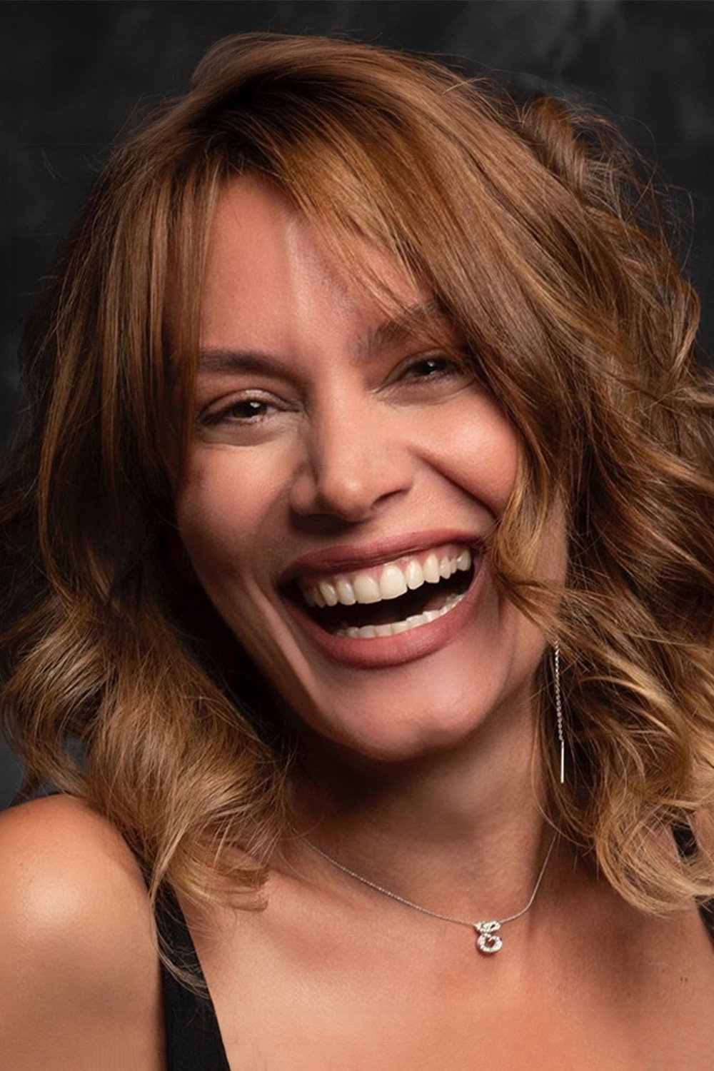 Ebru Cündübeyoğlu as Seray in Evli ve Öfkeli