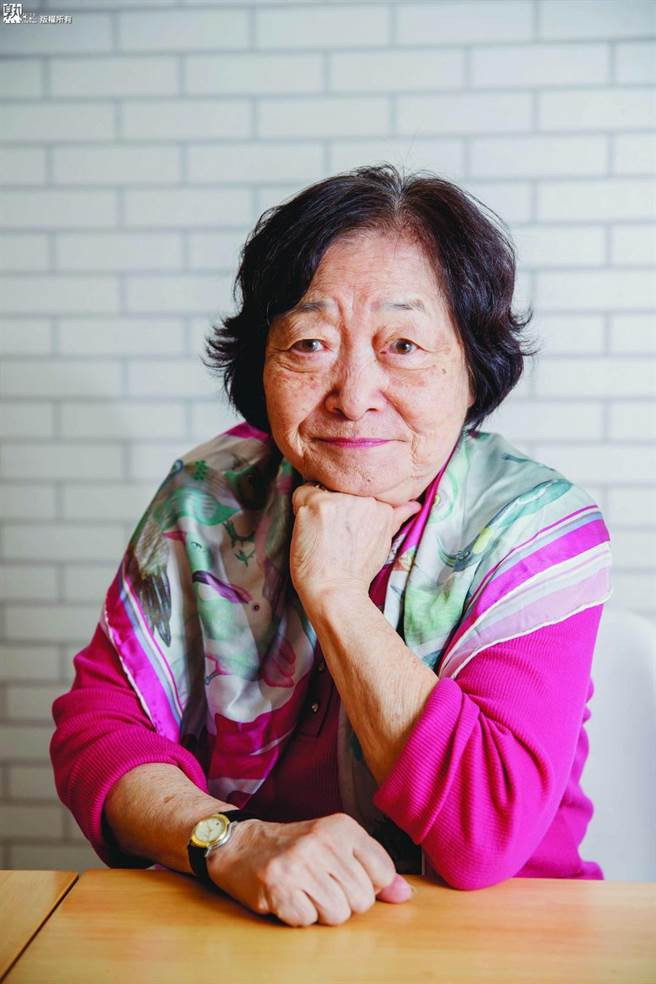 Liu Yin-Shang as Mother Xu in A Place Called Silence