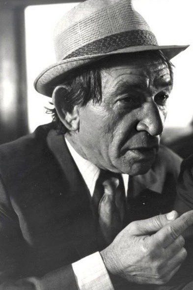 Zeev Berlinsky as Yaakov in I Like Mike