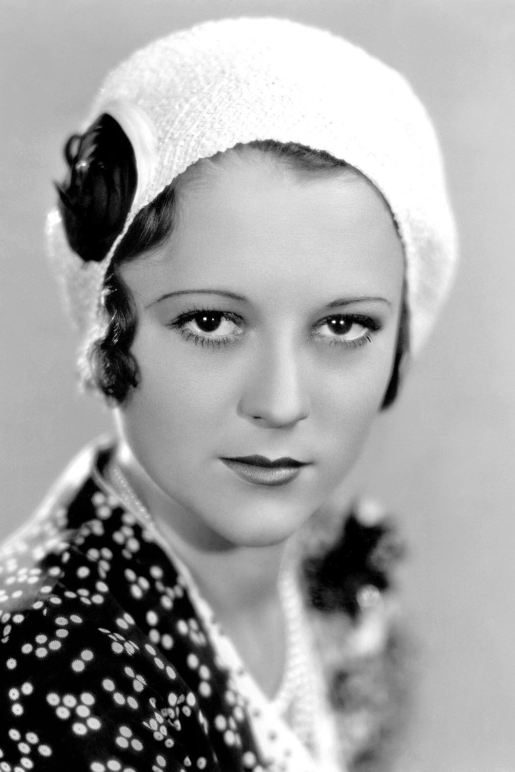 Sally Eilers as Poppy Kirk in Dance Team