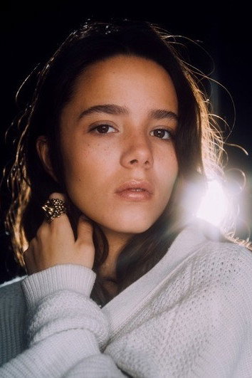 Marguerite Thiam as Karine (adolescente) in The 7 Lives of Lea