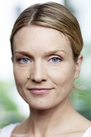 Ulrikke Hansen Døvigen as Torunn Søderlund in Tjuefjerde