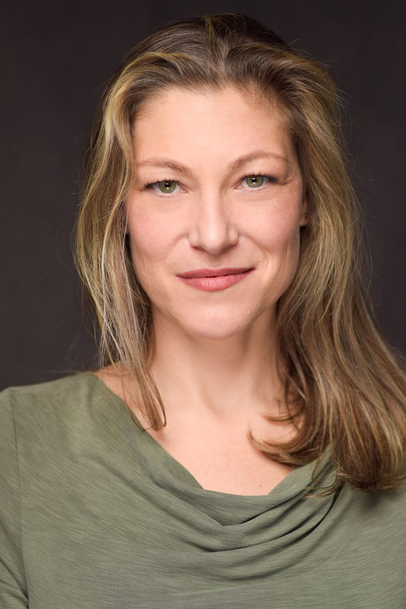 Alice Bahlke as Lois in Playin' Around