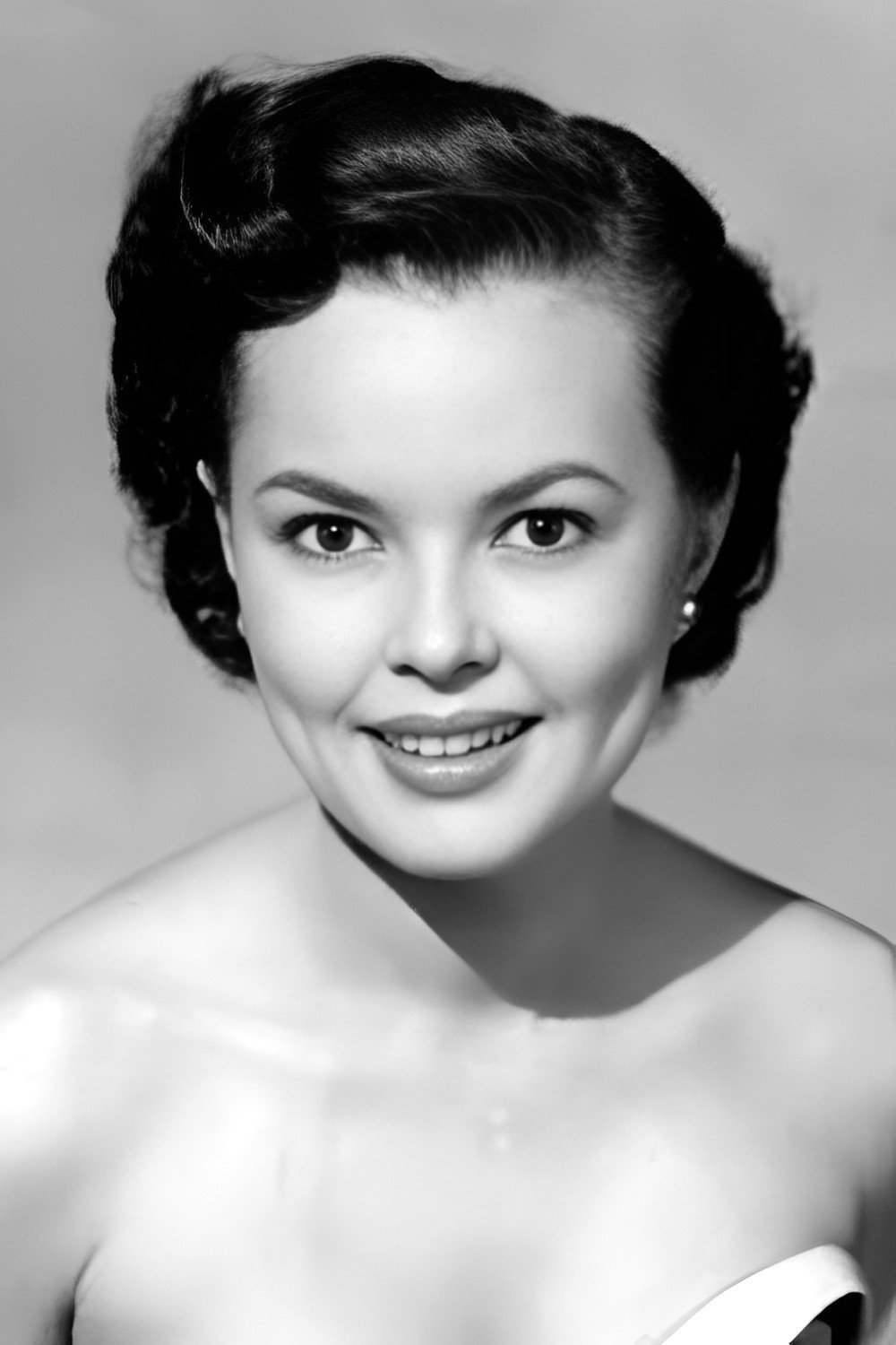 Alice Kelley as Princess Patma in Against All Flags