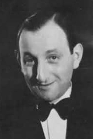 Kazimierz Krukowski as Ajzyk Rozkosznik in Pałac na kółkach