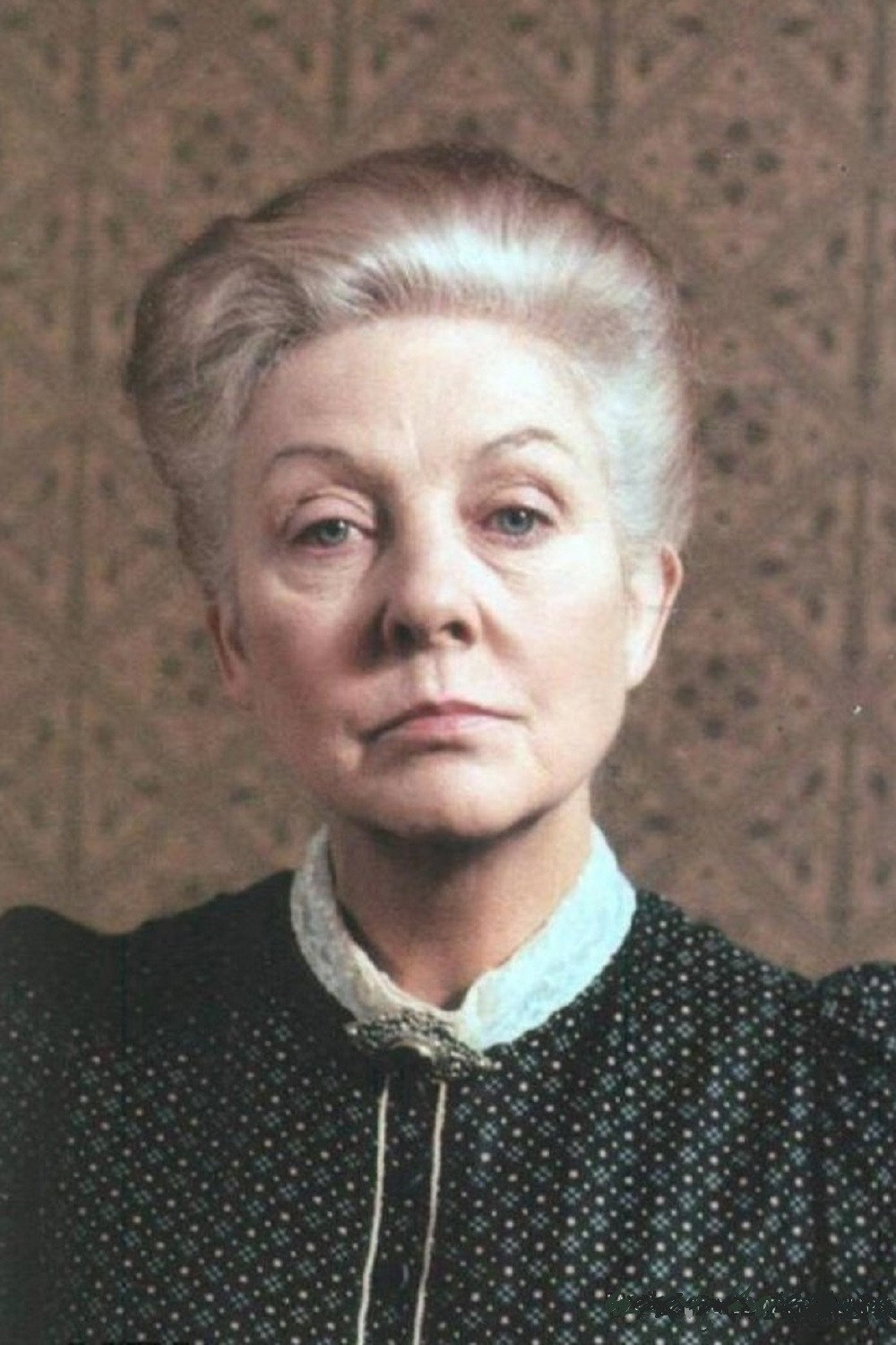 Rosalie Williams as Mrs. Hudson in Sherlock Holmes