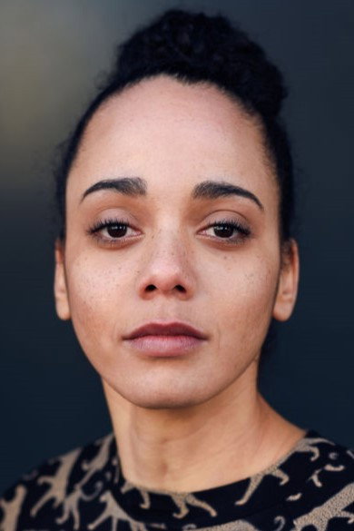 Shari Asha Crosson as Naomi in Fat and Fat