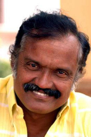 Bheeman Raghu as Blade Dasappan in Duplicate