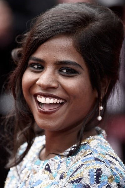 Kalieaswari Srinivasan as Saraswati in Sivaranjiniyum Innum Sila Pengalum