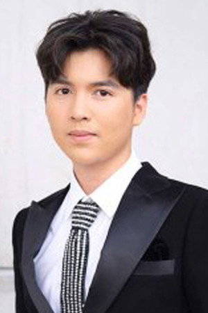 Wongsatorn Somsri as Teenoi in The Cheating Heist