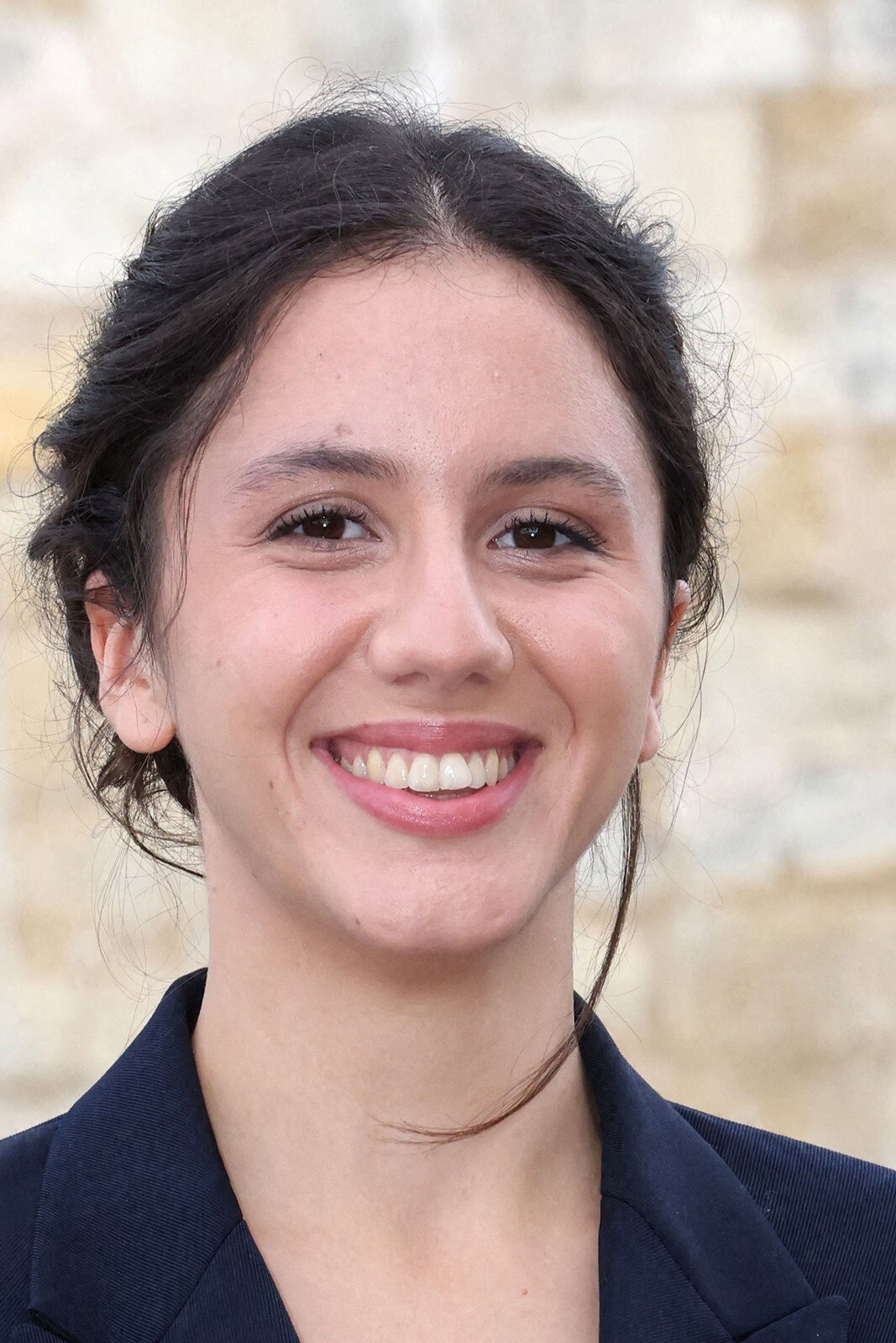Anaïde Rozam as Leïla in Paris, 13th District