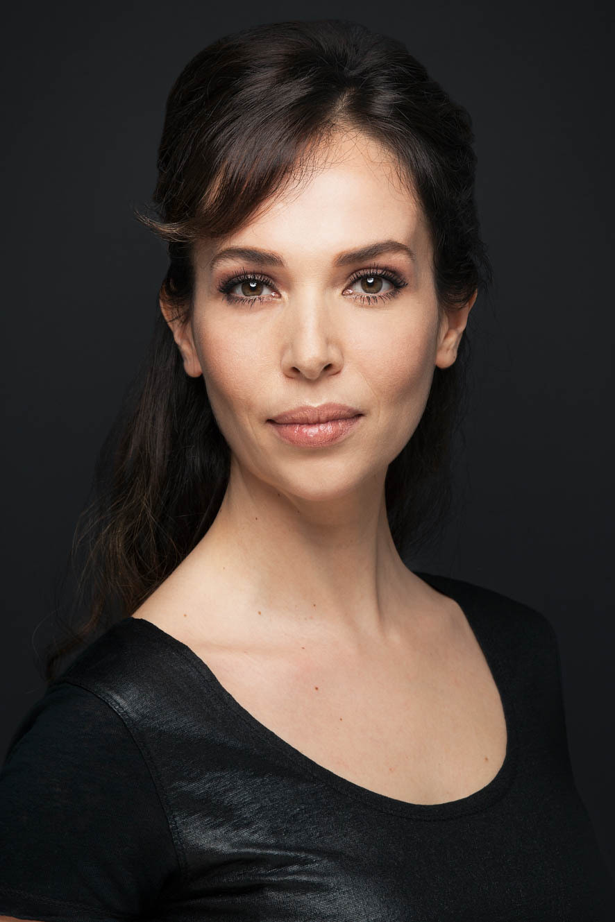 Esra Ronabar as Handan in My Life