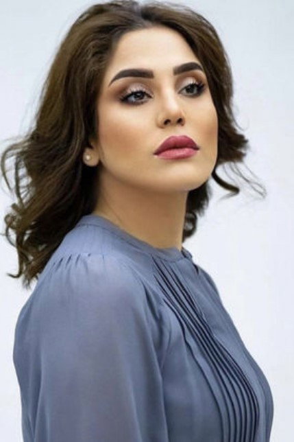 شوق الموسوي as فارعة in Oasis of the Arab