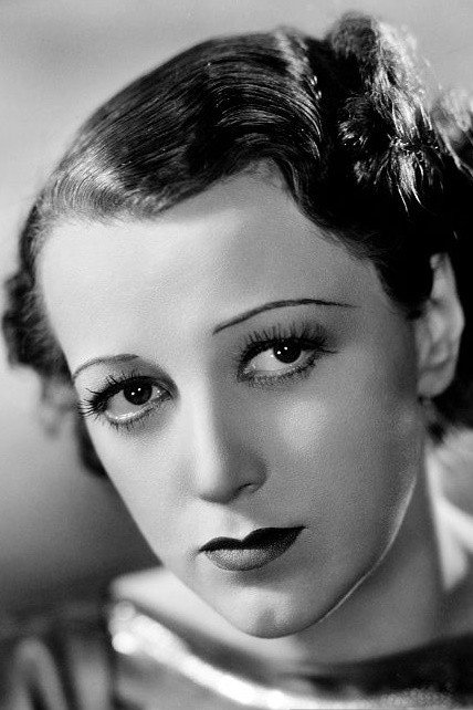 Kay Strozzi as Peggy Smith in Ex-Lady
