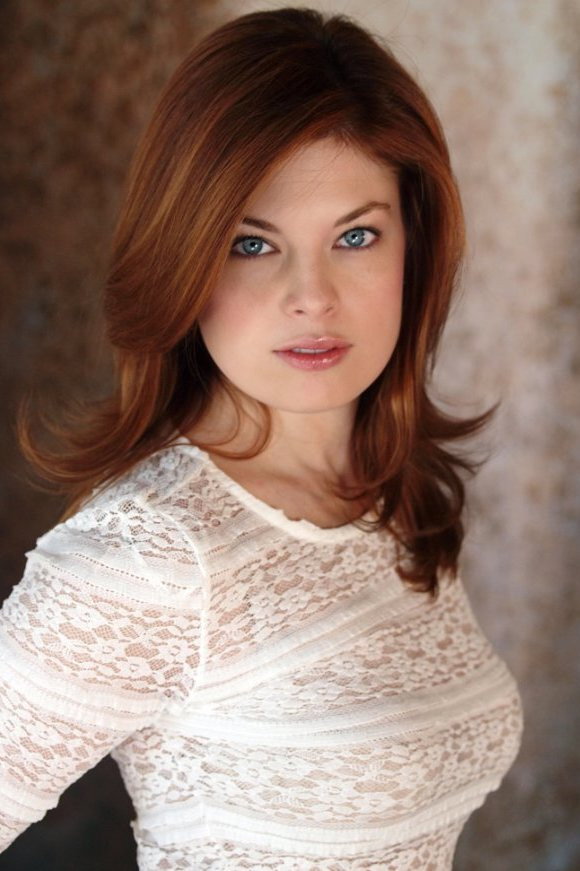 Amanda Alch as Ashely in Cara