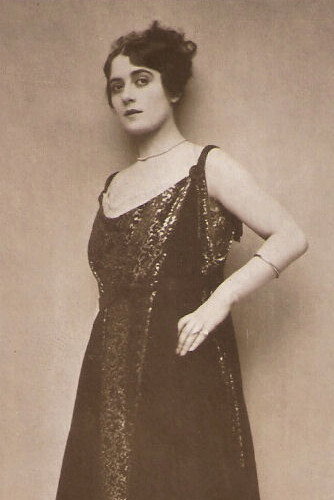 Maria Widal as Agga in Witching Hour