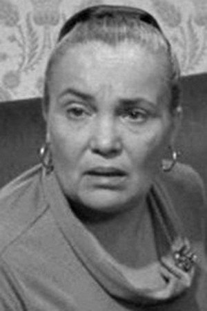 Deddi Savagnone as Gaetano's Mother in I'm Starting from Three