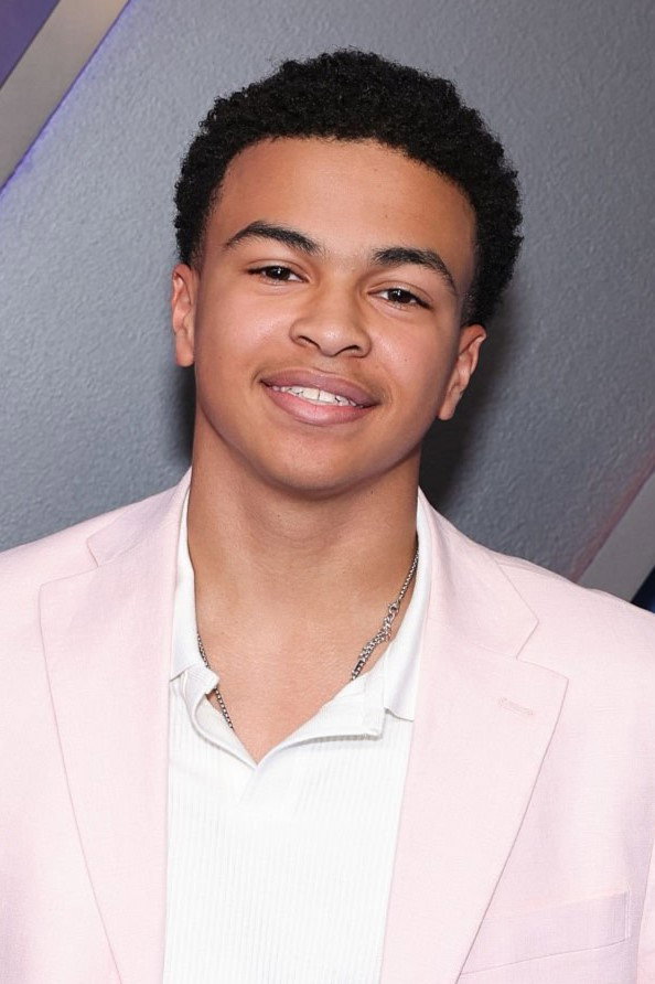 Shaun Dixon as Elijah in Vampirina: Teenage Vampire