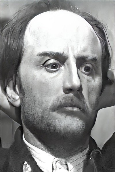 Анатолий Шведерский as Dyadya Zhora in Травести