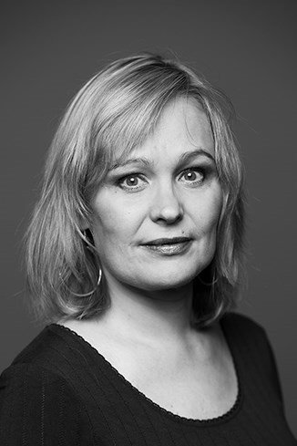 Anna-Lena Hemström as Annika in Mannen Som Log