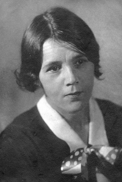 Варвара Попова as Stepanida, nanny in Barbara the Fair with the Silken Hair