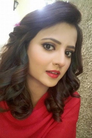 Mizna Waqas as Faakhira in Ghar Titli Ka Par