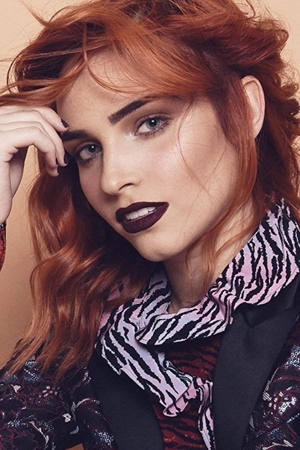 Minnie West as Sofía in The Club