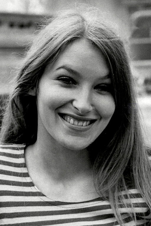 Lorna Heilbron as Edmée in Chéri