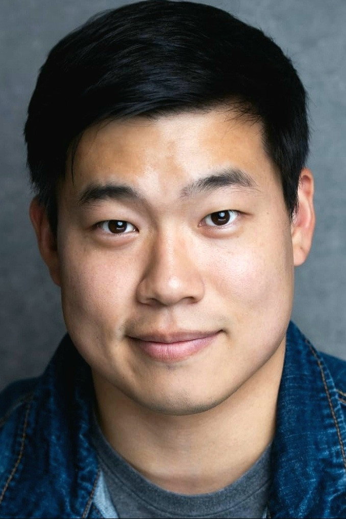 Victor Chong as Body Guard 2 in Global Pursuit