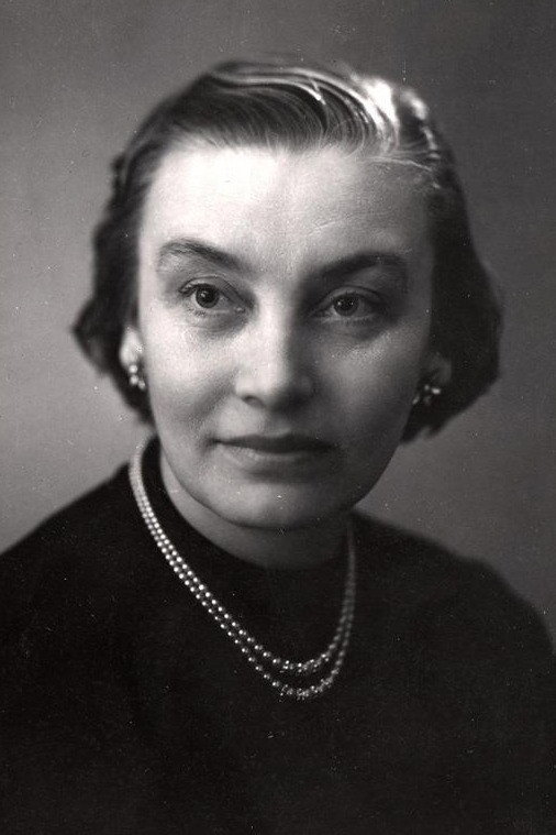 Evi Rauer as Mistress of Tammaru in Werewolf