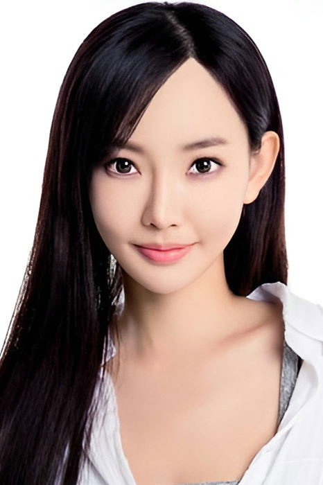 Kimmy Tong Fei as 唐诗 in Beauty of Tang Men
