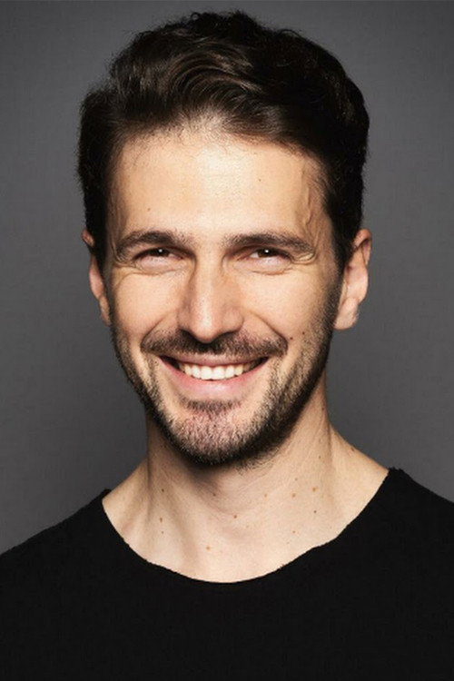 Emre Kızılırmak as Barış Ataberk in Saýara