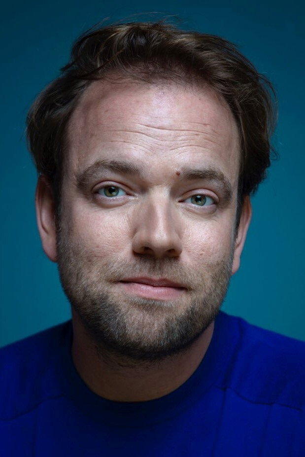 Jurjen van Loon as Edward Beeksma in Freshers