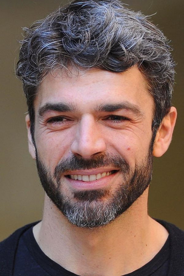 Luca Argentero as Andrea Fanti in Doc – Nelle tue mani
