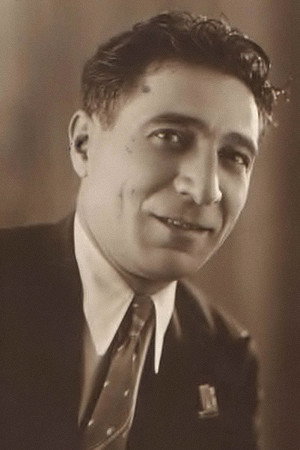 Ağasadıq Gəraybəyli as Aghabala in Bakhtiyar