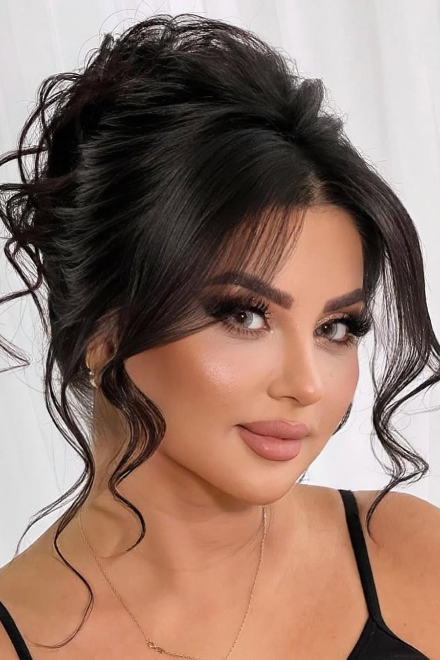 Xəyalə Quliyeva as Qəmər in Kənd Havası