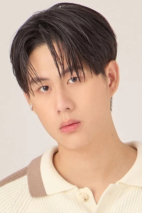 ธนวินท์ ผลเจริญรัตน์ as Win in My School President