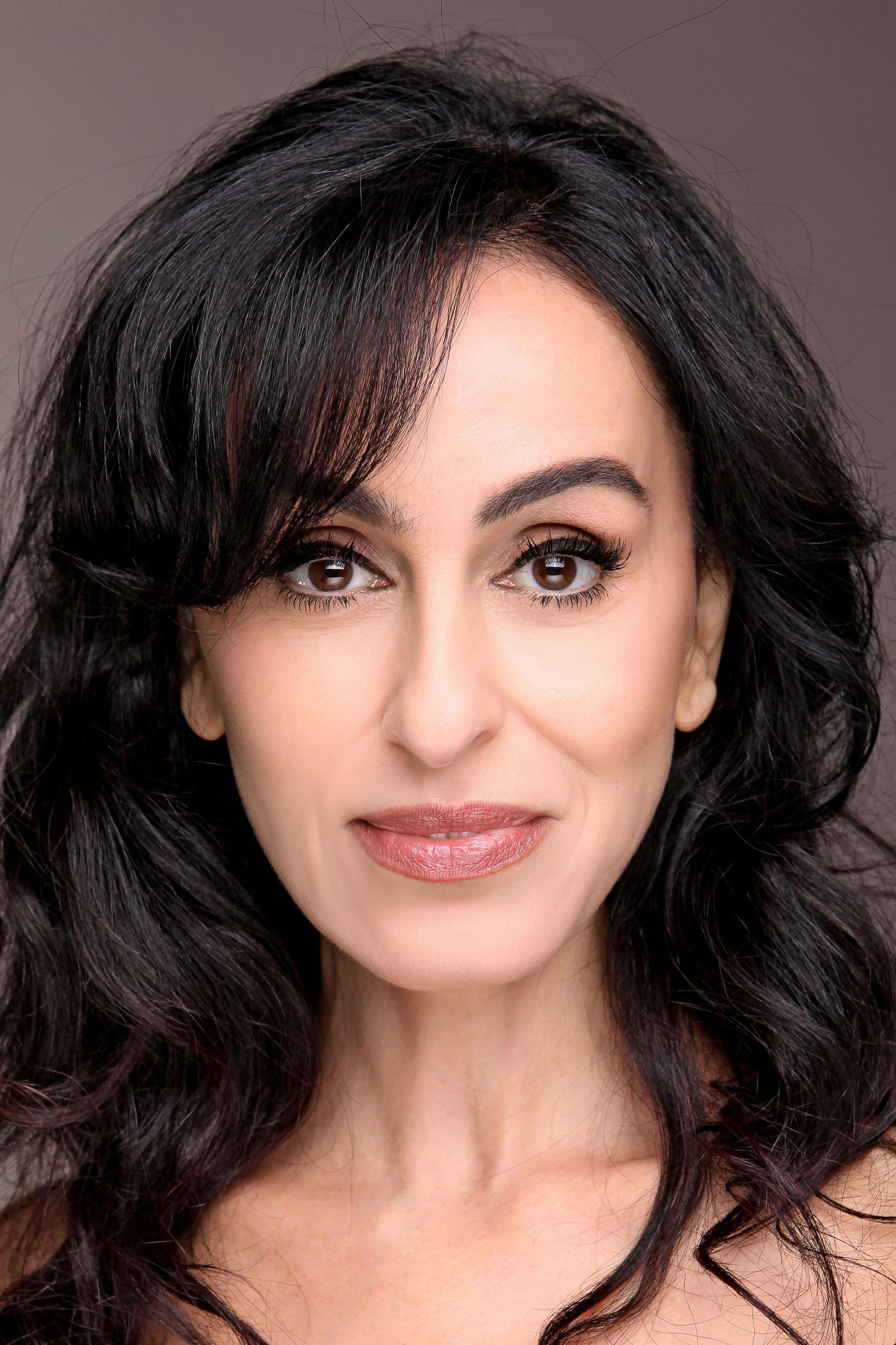 Rita Yahan-Farouz as Dori Malka in Queens