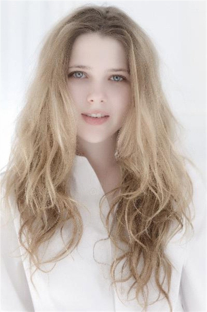 Gabrielle Hersh as Rose in The Last Winter