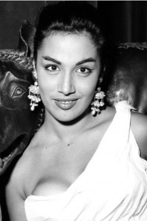 Angela Portaluri as Iole, figlia di Guardalavecchia in Sin identidad