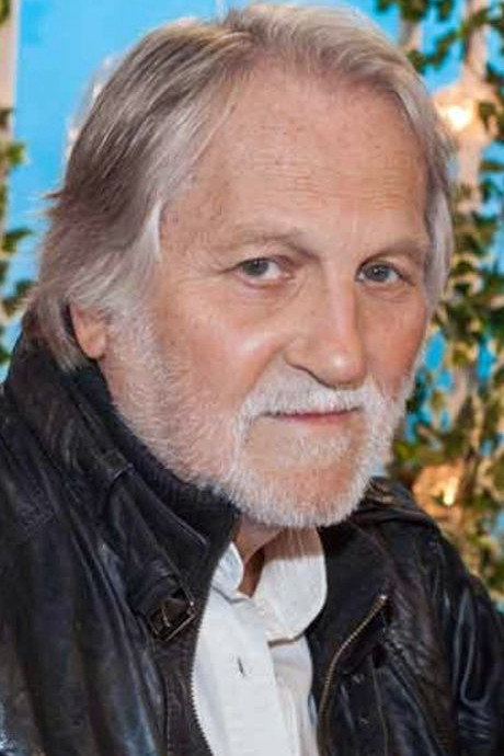 Jean-Jacques Debout as Self in Sylvie raconte Vartan