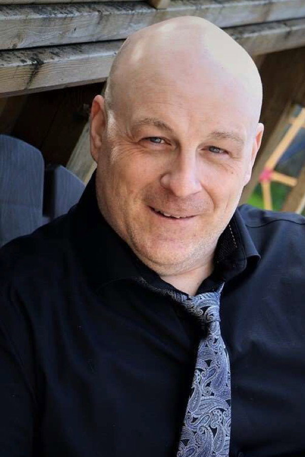 Stephen Coombs as Buddy in The Man in the Second Story Window