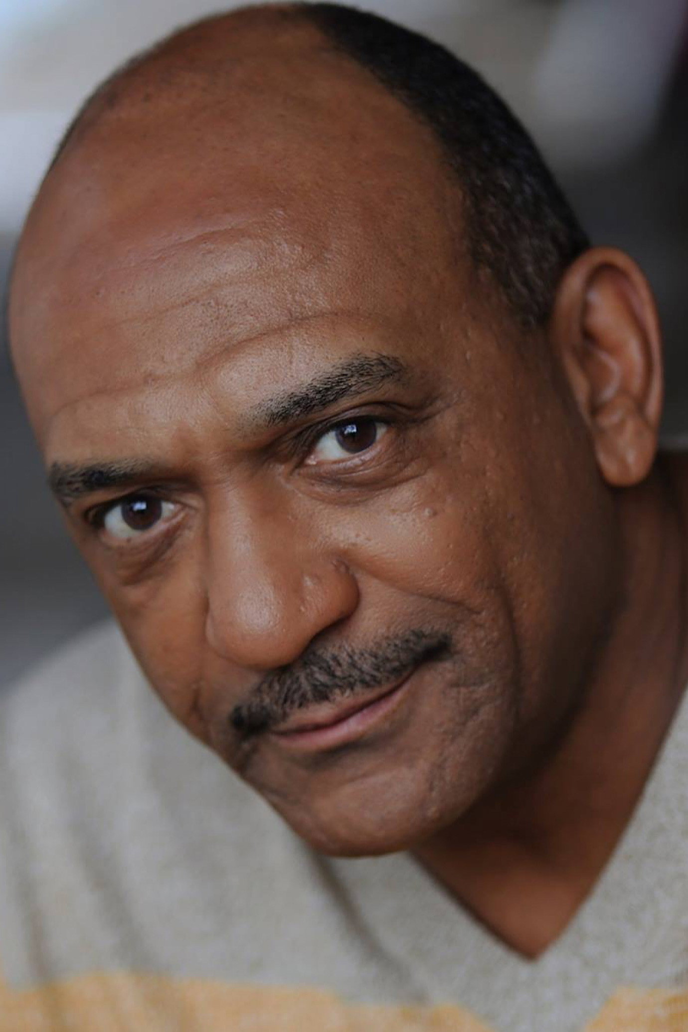 Tony Vaughn as Warden Price in Midnight Edition