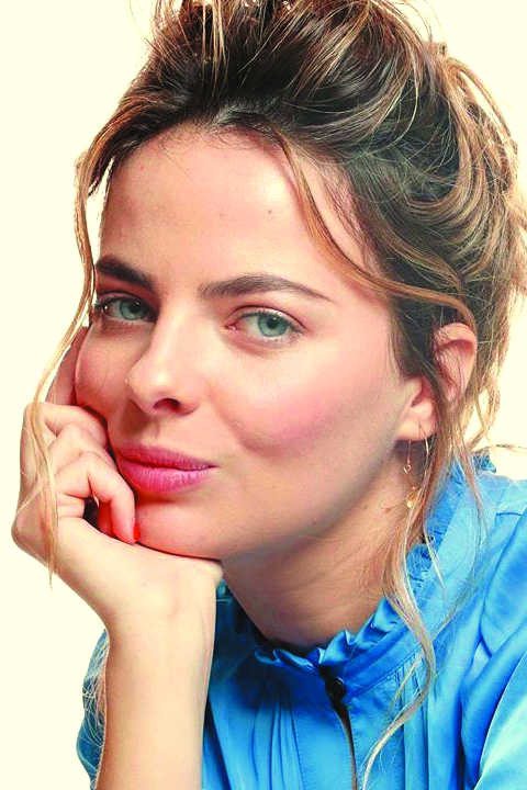 Paolina Biguine as Deborah White in Big City