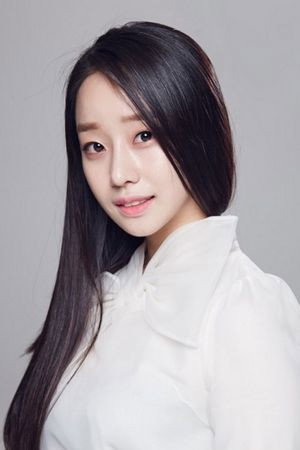 문예원 as Choi Na-yeon in Moon in the Day