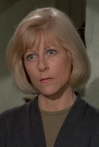 Eléonore Hirt as Denise in David Lansky