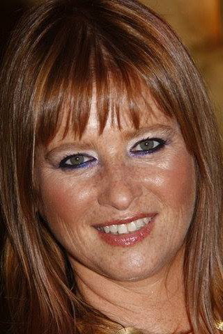 Ariella Miniely as Nurit in אסקימו לימון 3: שפשוף נעים