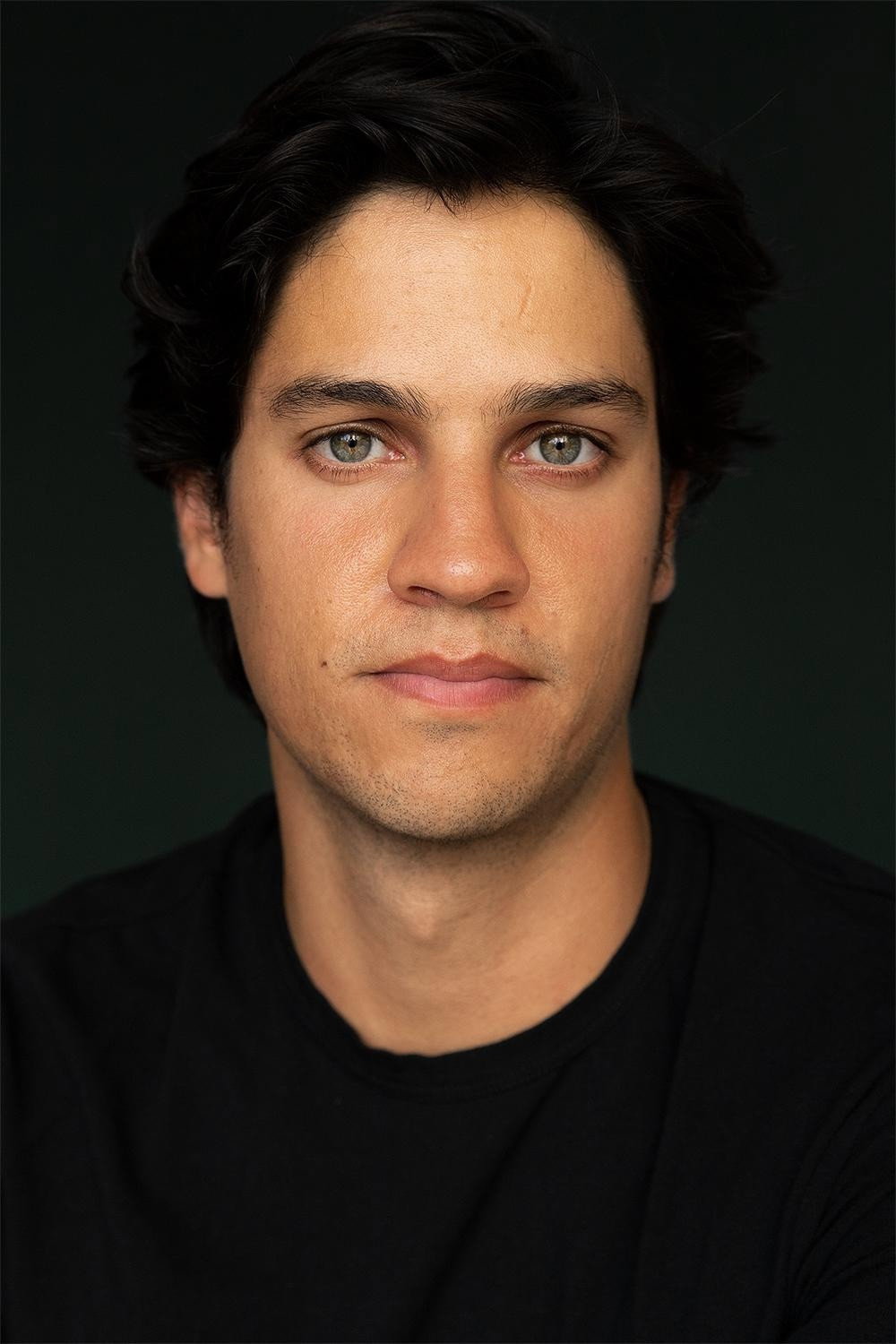 Sílvio Vieira as Gabriel in 3 Women